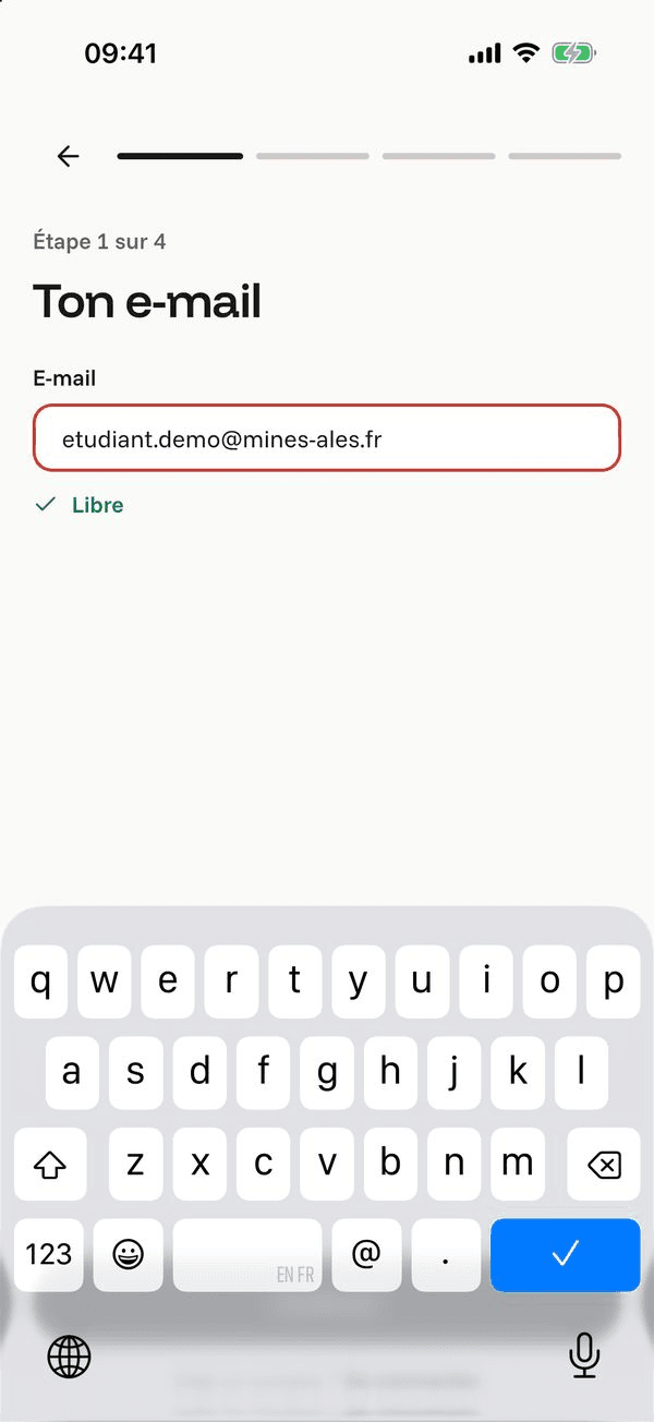 Écran « Ton e-mail » de l’application Komi sur iPhone