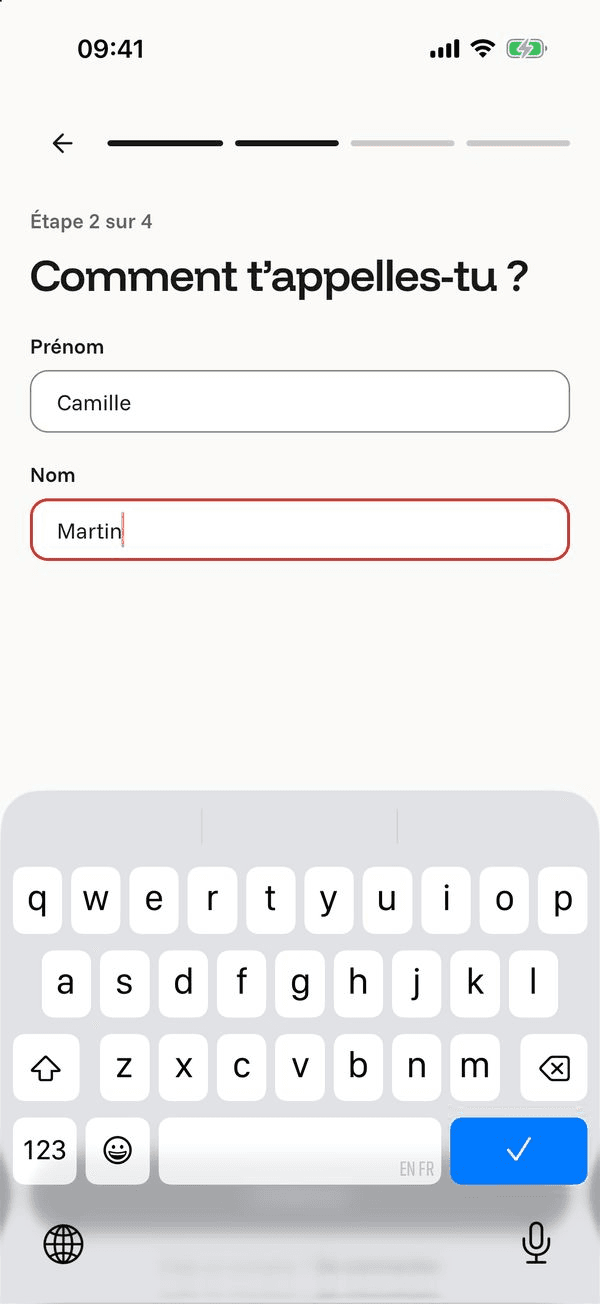 Écran « Ton prénom et ton nom » de l’application Komi sur iPhone